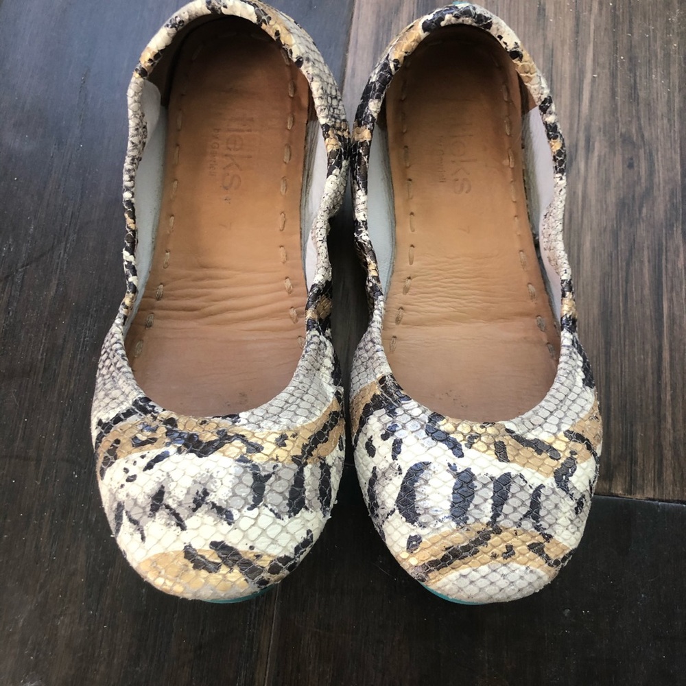 Sand Snake Tieks size 7